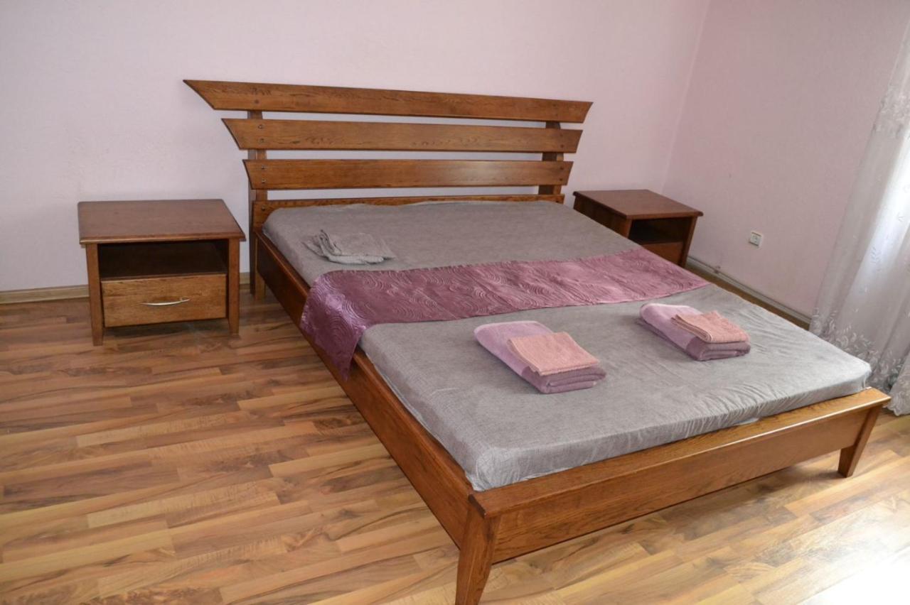 Apartamento Квартира Двохкімнатна Фонтан Kamianets-Podilskyi Exterior foto